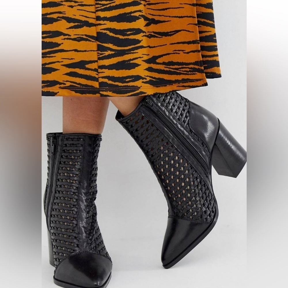 River Island Black Leather Ankle Boots 3” Heels Basket Weave Side Zipper 5